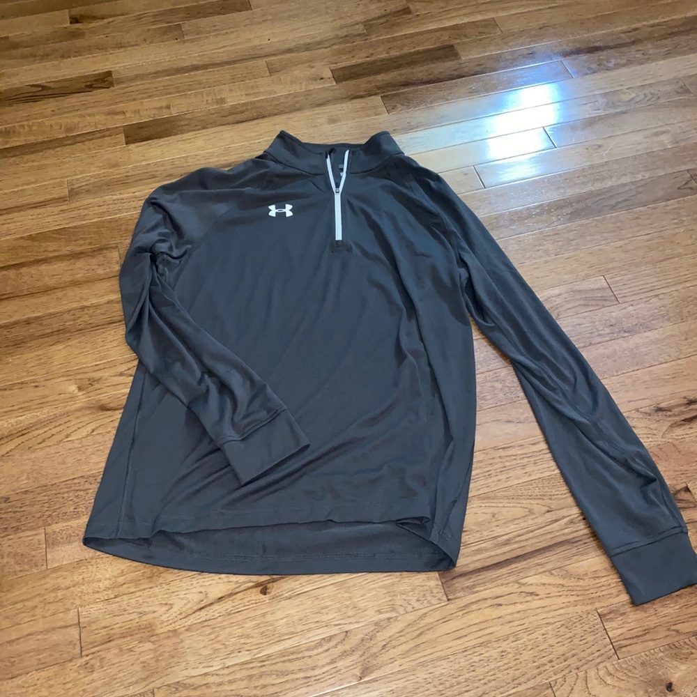 Like new Under Armour 1/4 zip up 👕